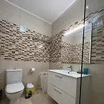 דירה Amazing 1 Bed אדחה