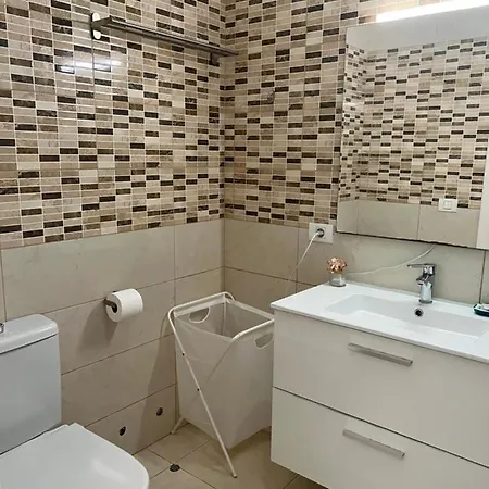 Amazing 1 Bed Апартаменты