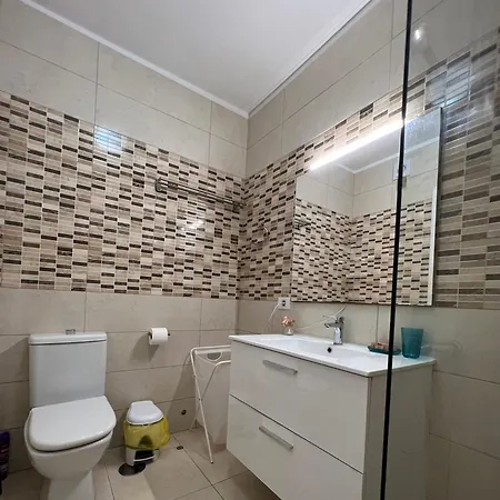 Апартаменты Amazing 1 Bed Адехе